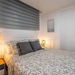 https://san-telmo-los-cristianos-iii-7.tenerifehoteles.net